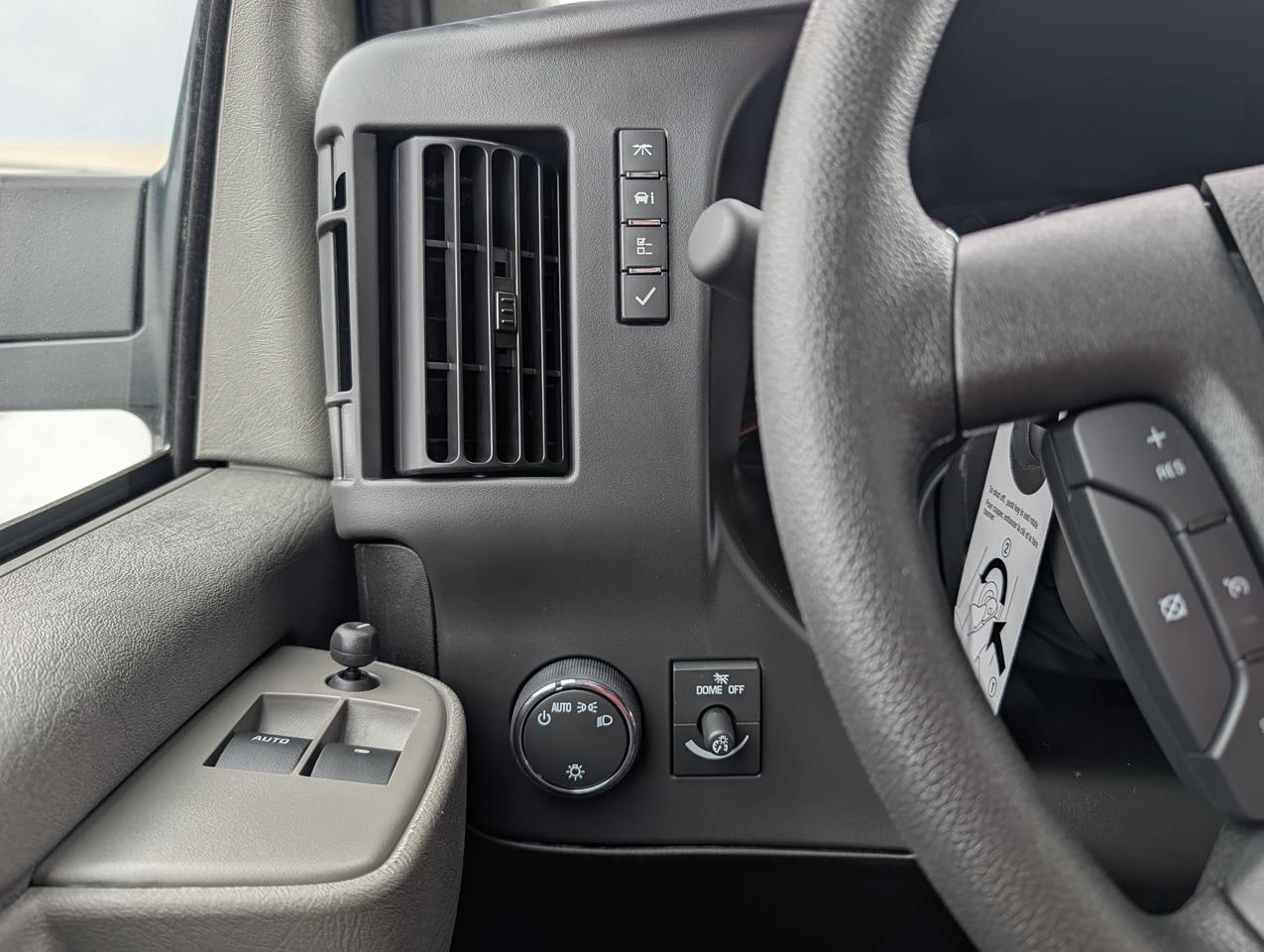 2025 GMC Savana Cargo Van  Photo