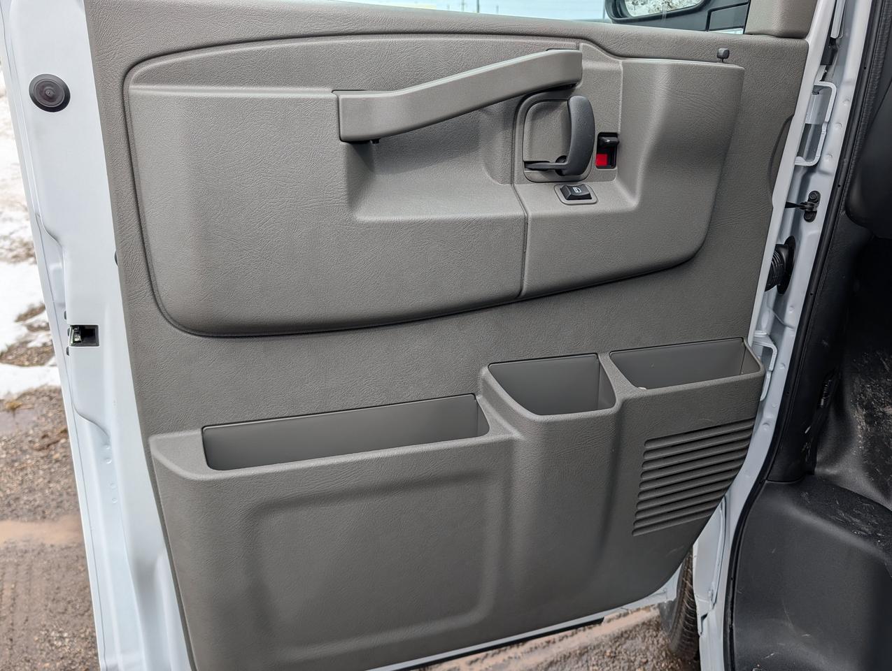 2025 GMC Savana Cargo Van  Photo