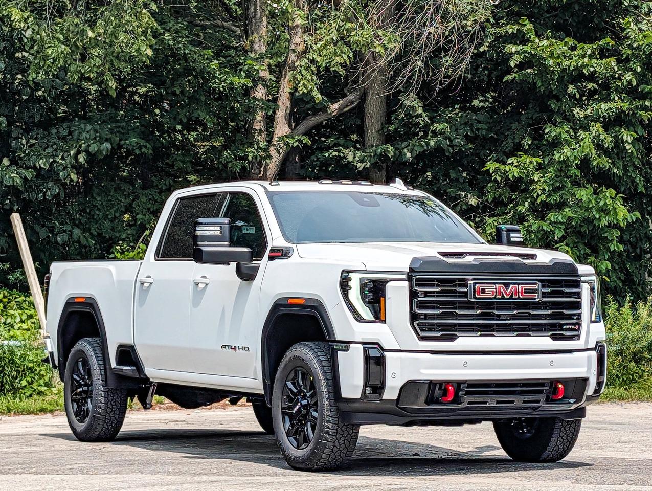 2026 GMC SIERRA 2500HD AT4 Photo2