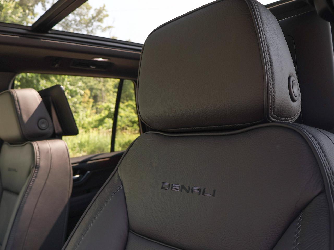 2026 GMC Yukon Denali Photo