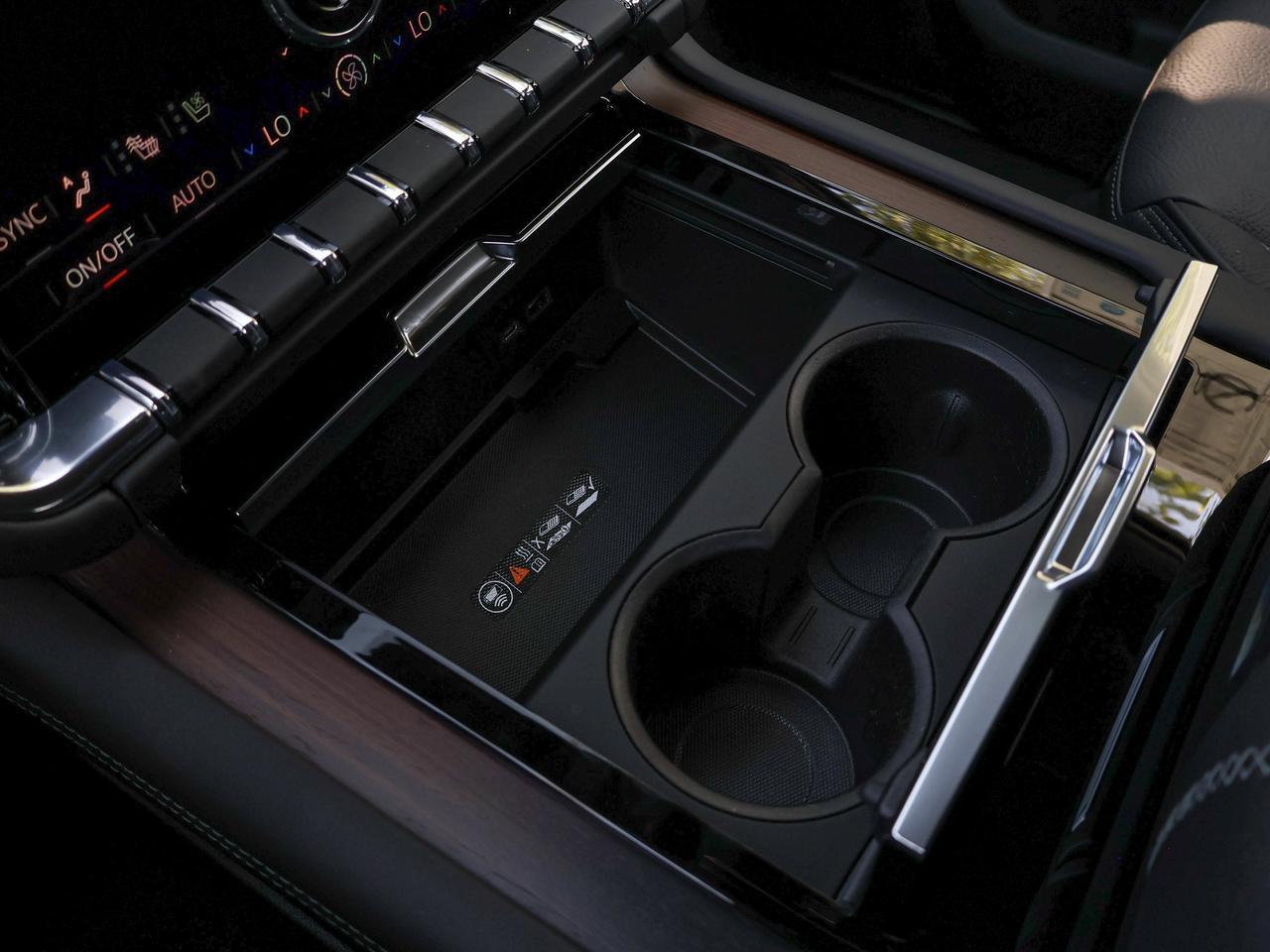 2026 GMC Yukon Denali Photo