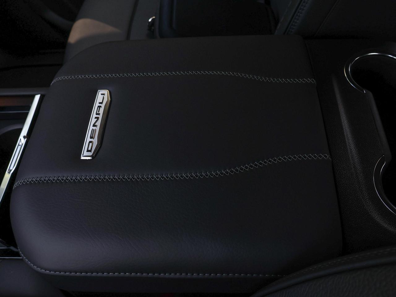 2026 GMC Yukon Denali Photo