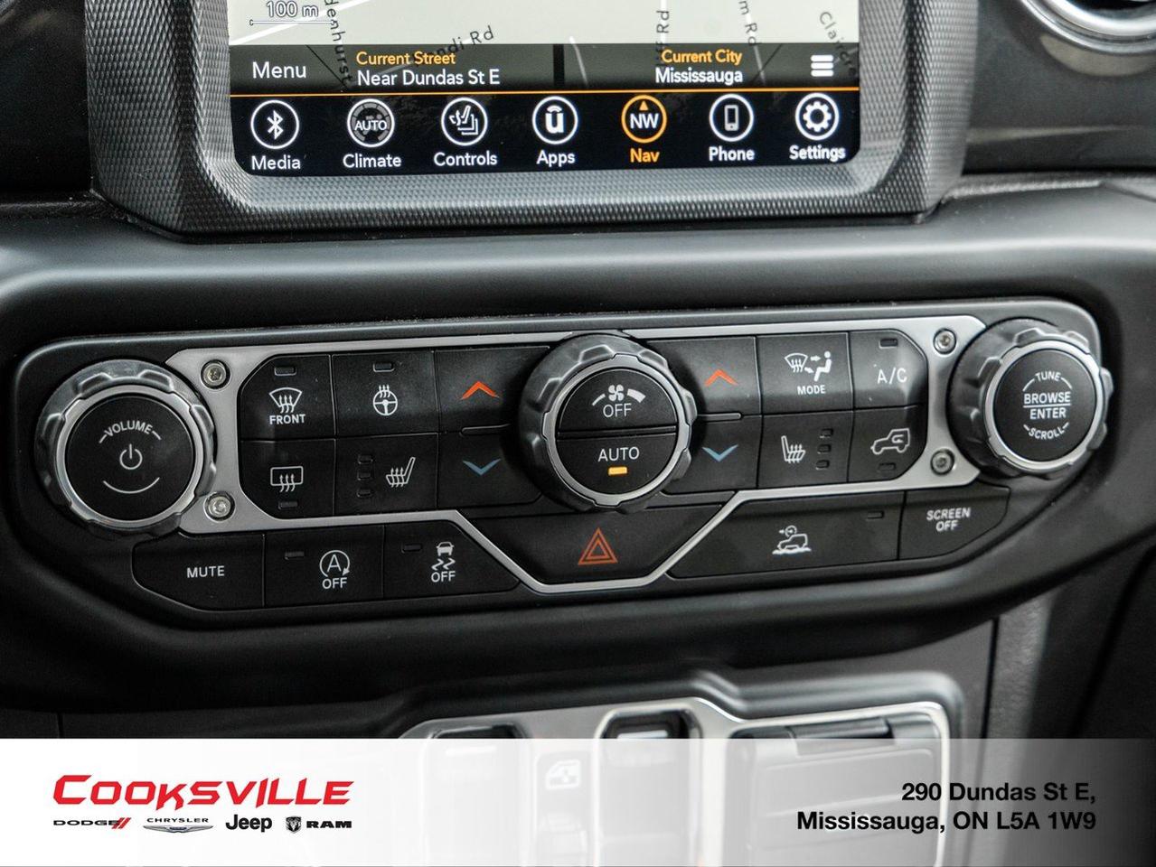 2023 Jeep WRANGLER UNLIMITED Sahara Photo