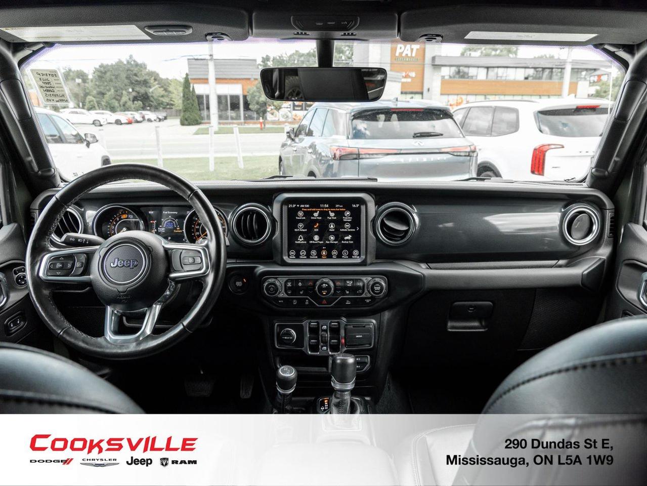 2023 Jeep WRANGLER UNLIMITED Sahara Photo