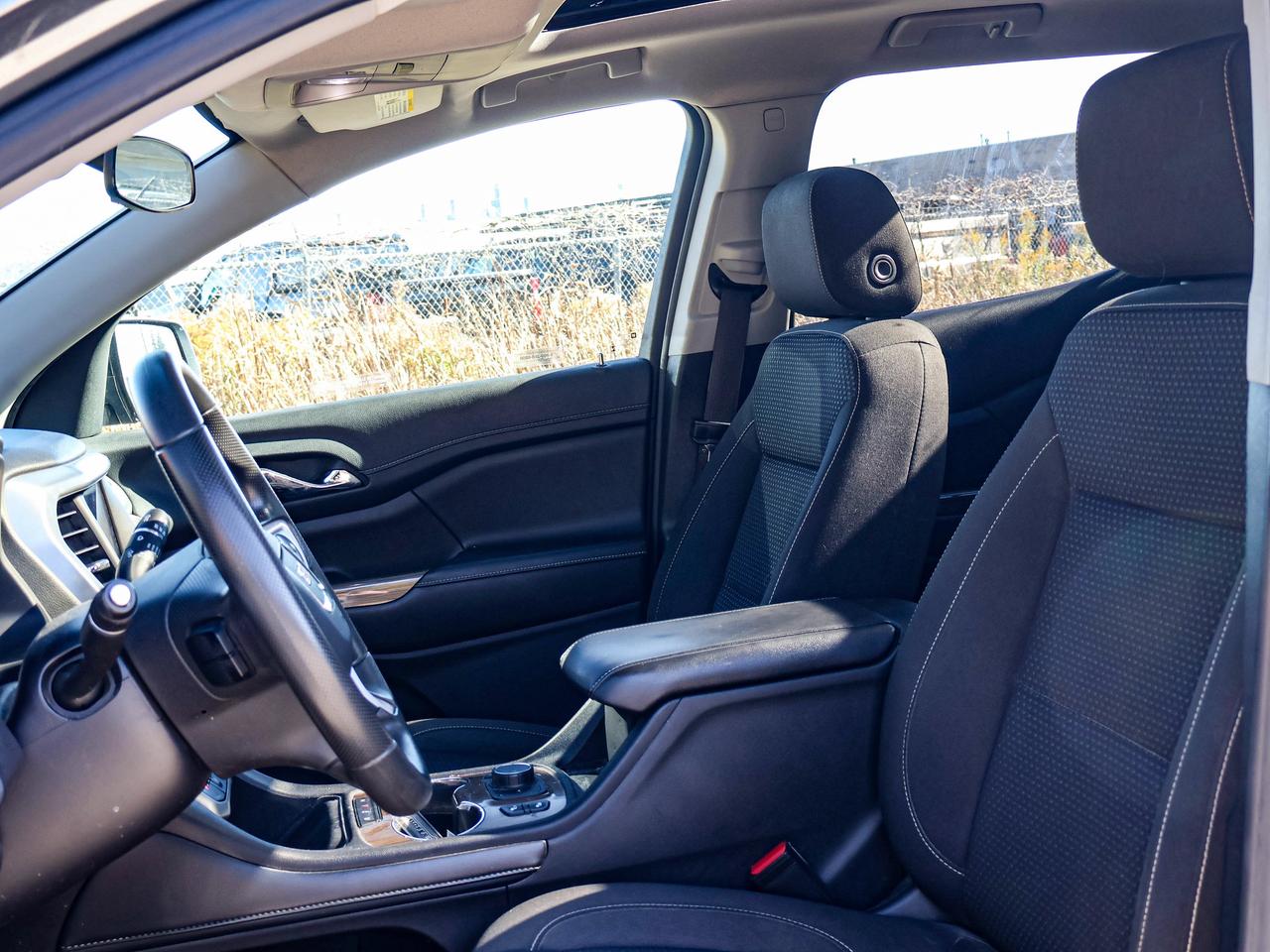 2023 GMC Acadia SLE Photo