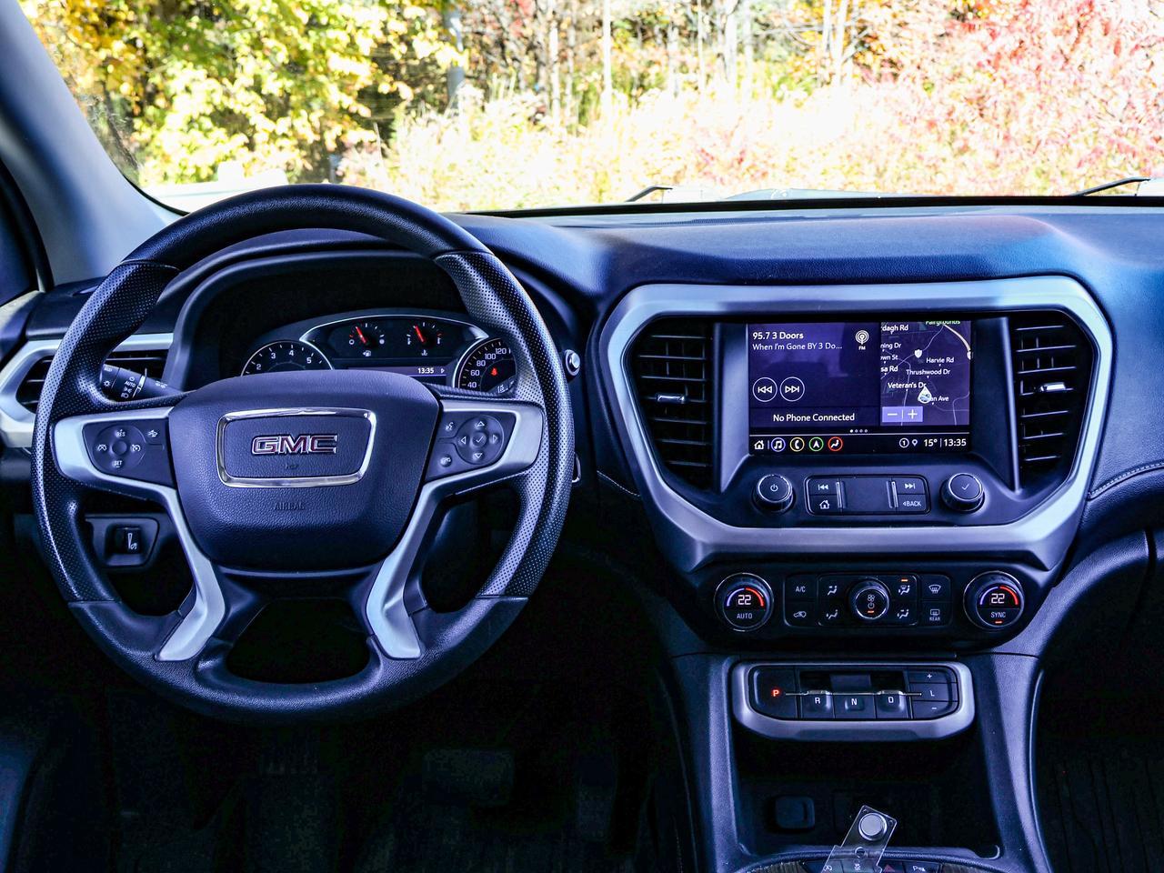 2023 GMC Acadia SLE Photo