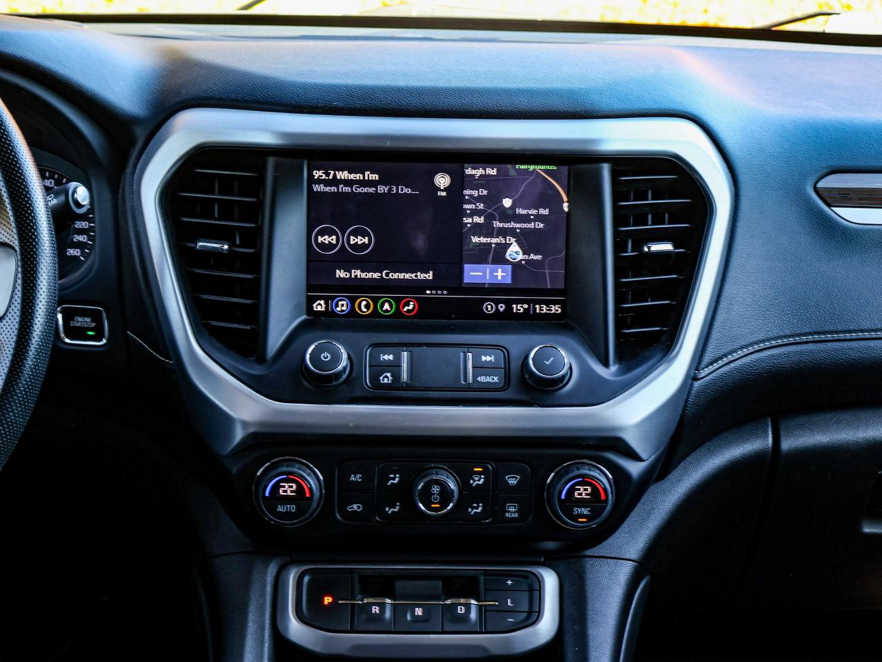 2023 GMC Acadia SLE Photo