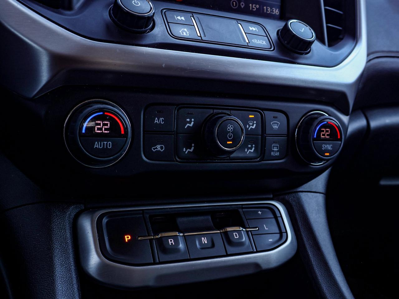 2023 GMC Acadia SLE Photo