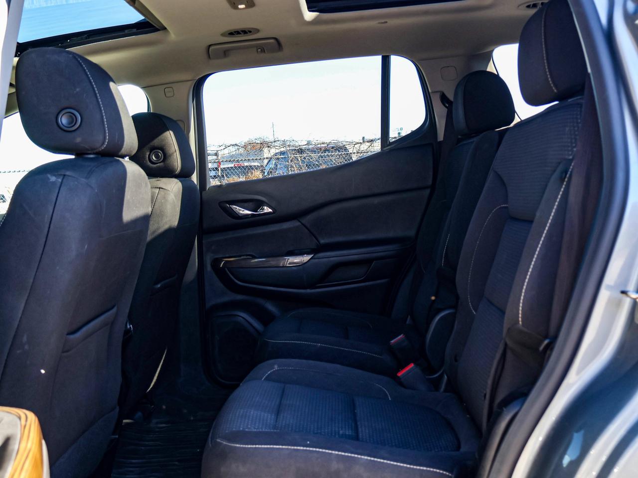 2023 GMC Acadia SLE Photo