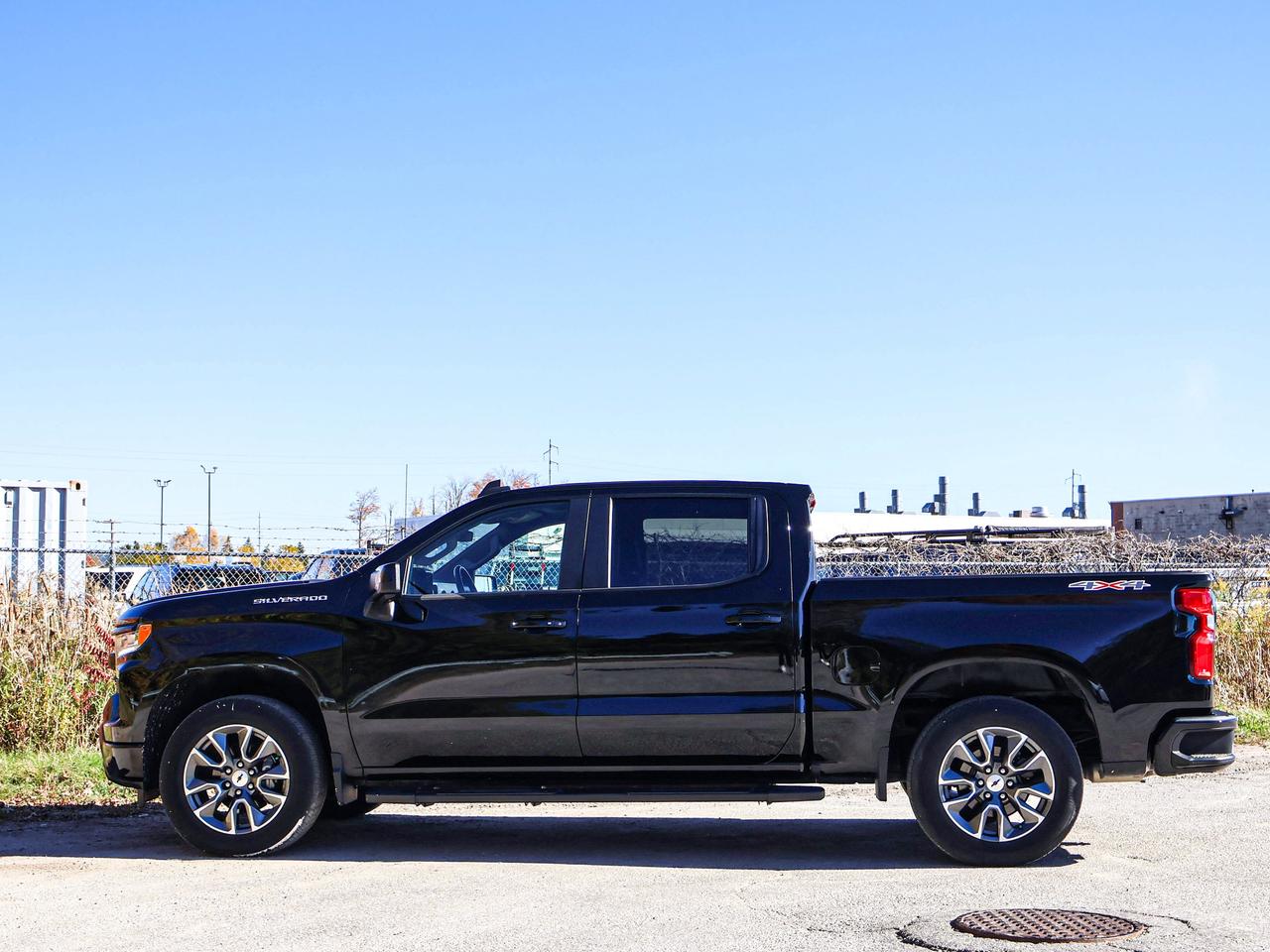 2022 Chevrolet Silverado 1500 RST Photo