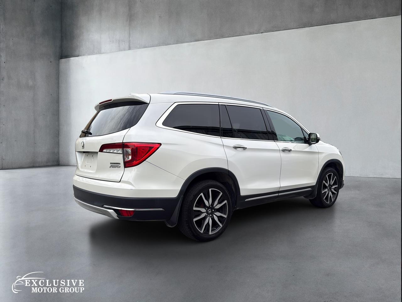 2019 Honda Pilot Touring 7-Passenger Photo