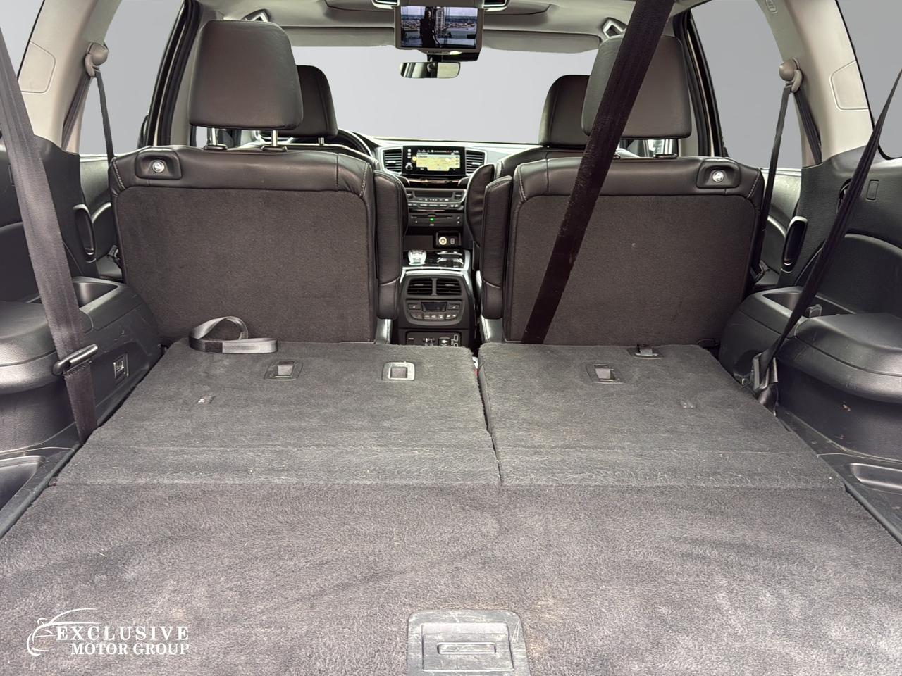 2019 Honda Pilot Touring 7-Passenger - Photo #16