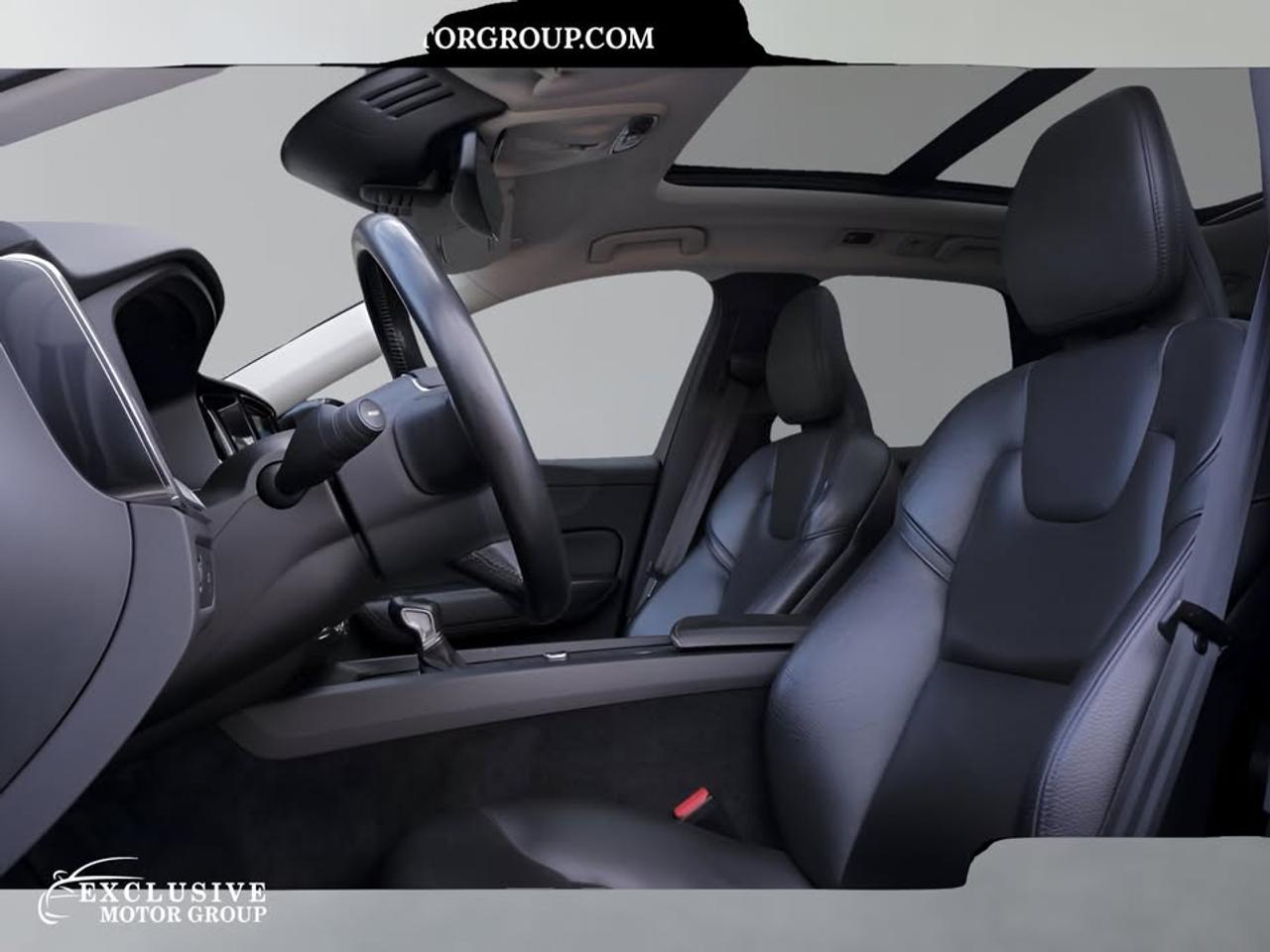 2020 Volvo XC60 Momentum Photo