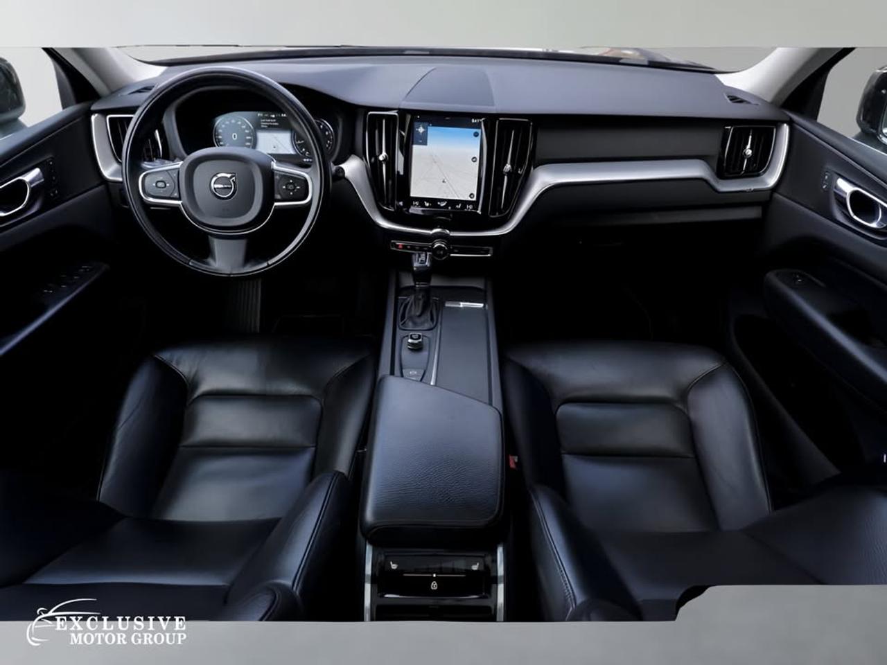 2020 Volvo XC60 Momentum Photo