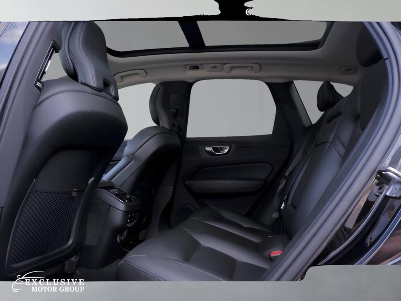 2020 Volvo XC60 Momentum - Photo #13