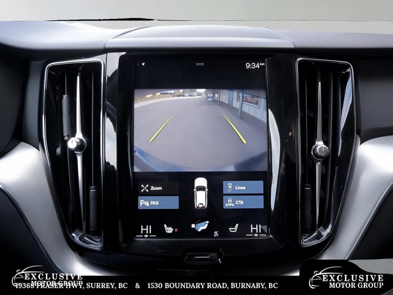 2020 Volvo XC60 Momentum Photo