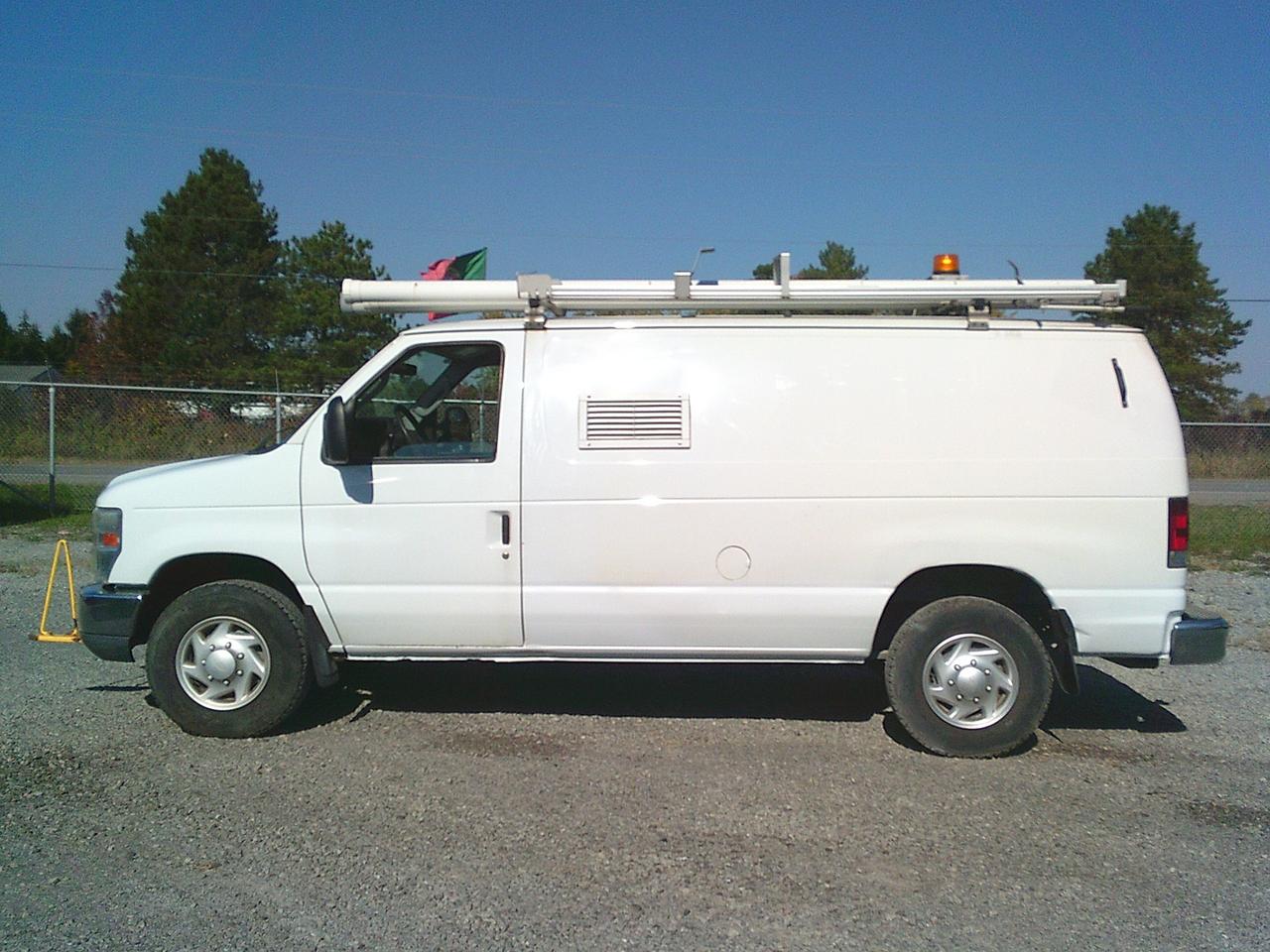 2011 Ford Econoline E-350 GENERATOR/INVERTER/TOW PKG