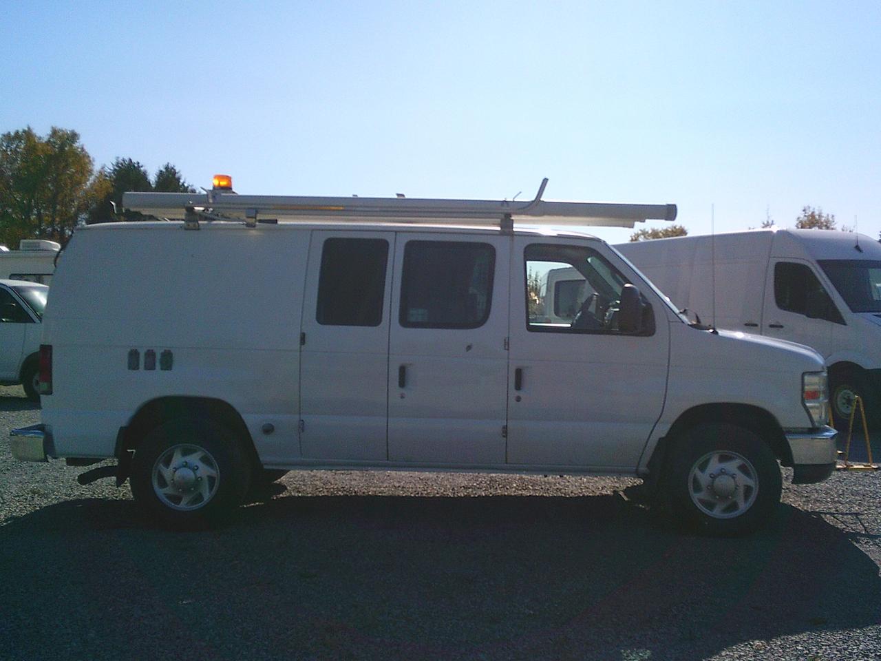 2011 Ford Econoline E-350 GENERATOR/INVERTER/TOW PKG Photo