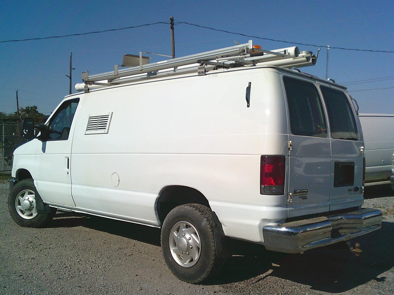 2011 Ford Econoline E-350 GENERATOR/INVERTER/TOW PKG Photo