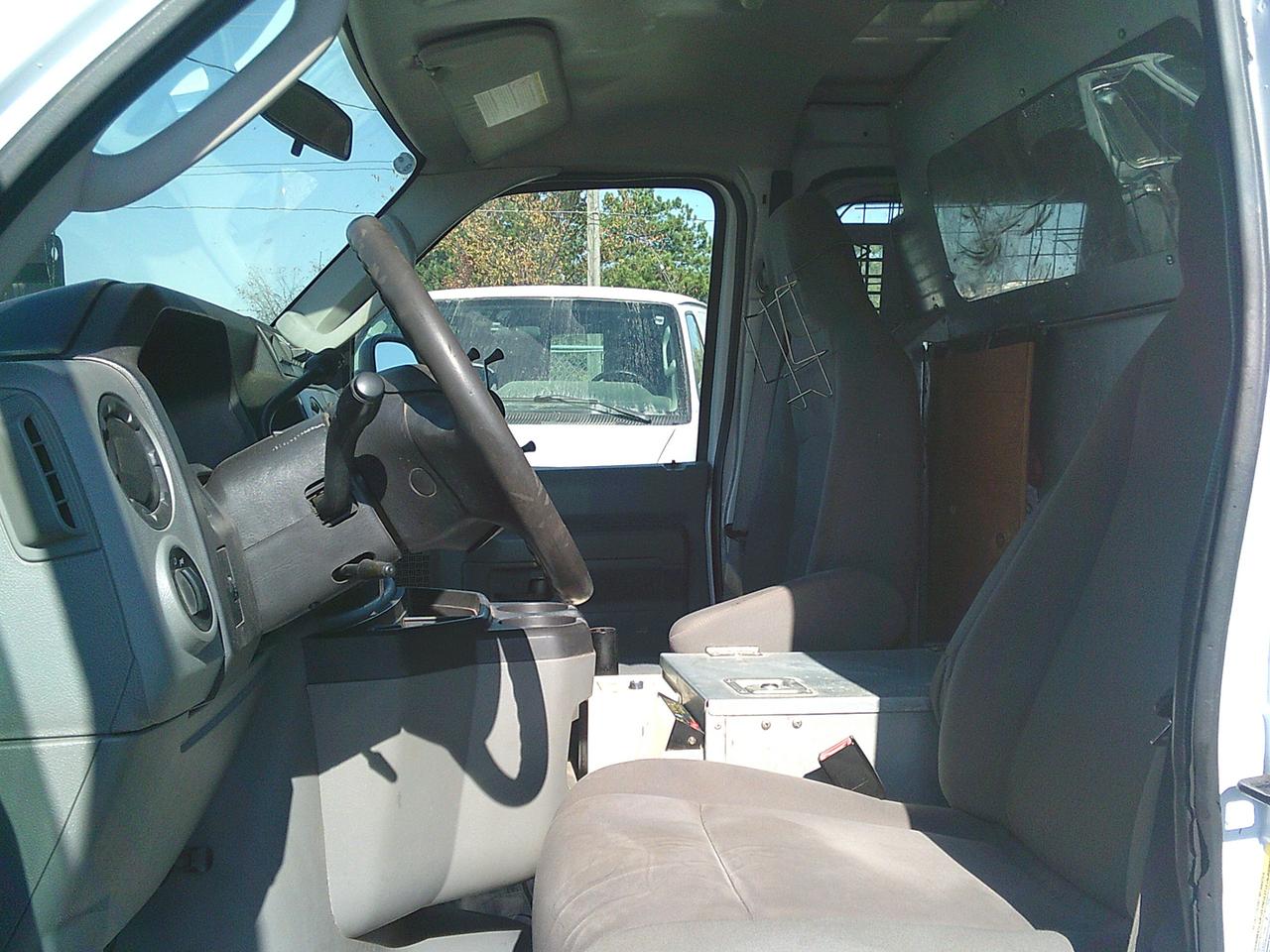 2011 Ford Econoline E-350 GENERATOR/INVERTER/TOW PKG Photo