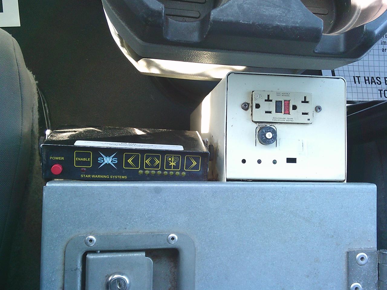 2011 Ford Econoline E-350 GENERATOR/INVERTER/TOW PKG Photo