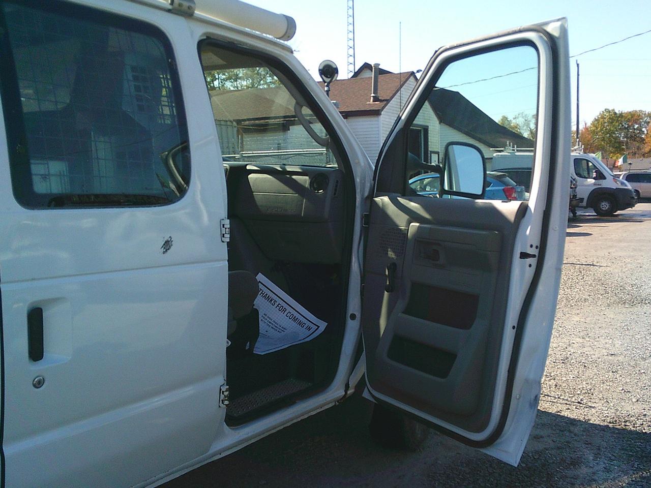 2011 Ford Econoline E-350 GENERATOR/INVERTER/TOW PKG Photo