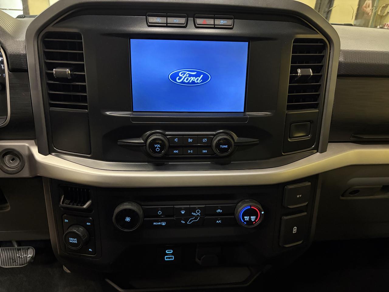 2022 Ford F-150 XLT Photo