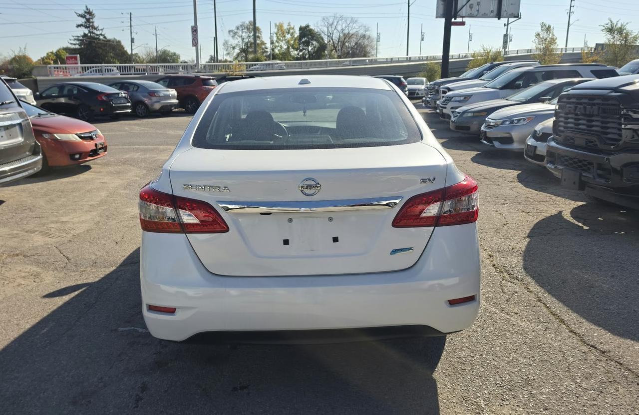 2014 Nissan Sentra SV / NO ACCIDENTS / 1 OWNER / LOW KM / NAV / ROOF Photo2