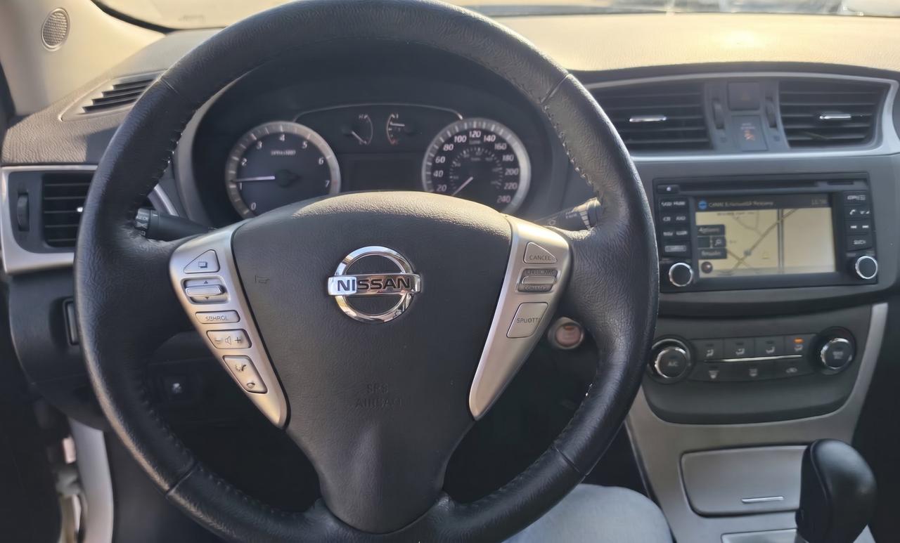 2014 Nissan Sentra SV / NO ACCIDENTS / 1 OWNER / LOW KM / NAV / ROOF Photo