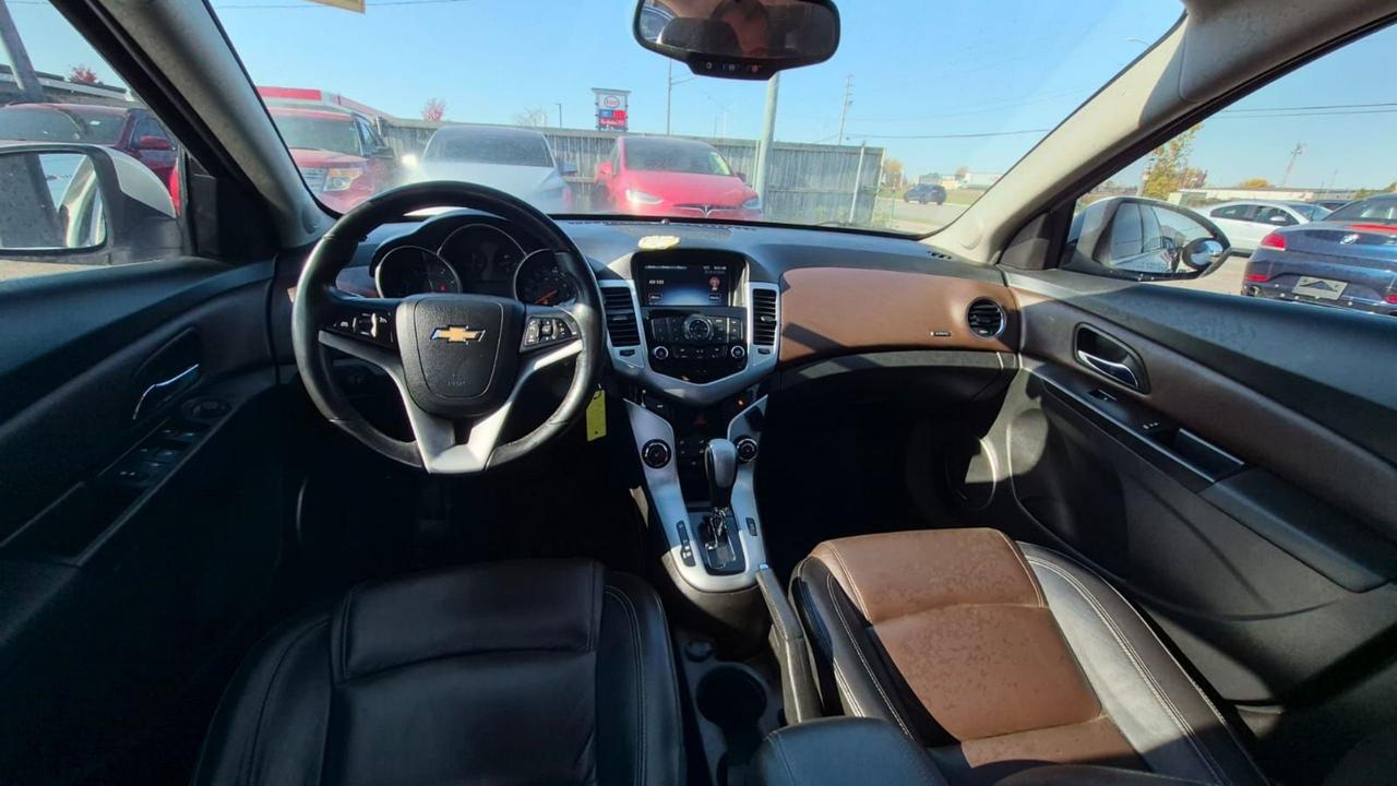 2016 Chevrolet Cruze LT, NAVI, LEATHER, SUNROOF, AUTO, ONLY 109KM, CERT Photo