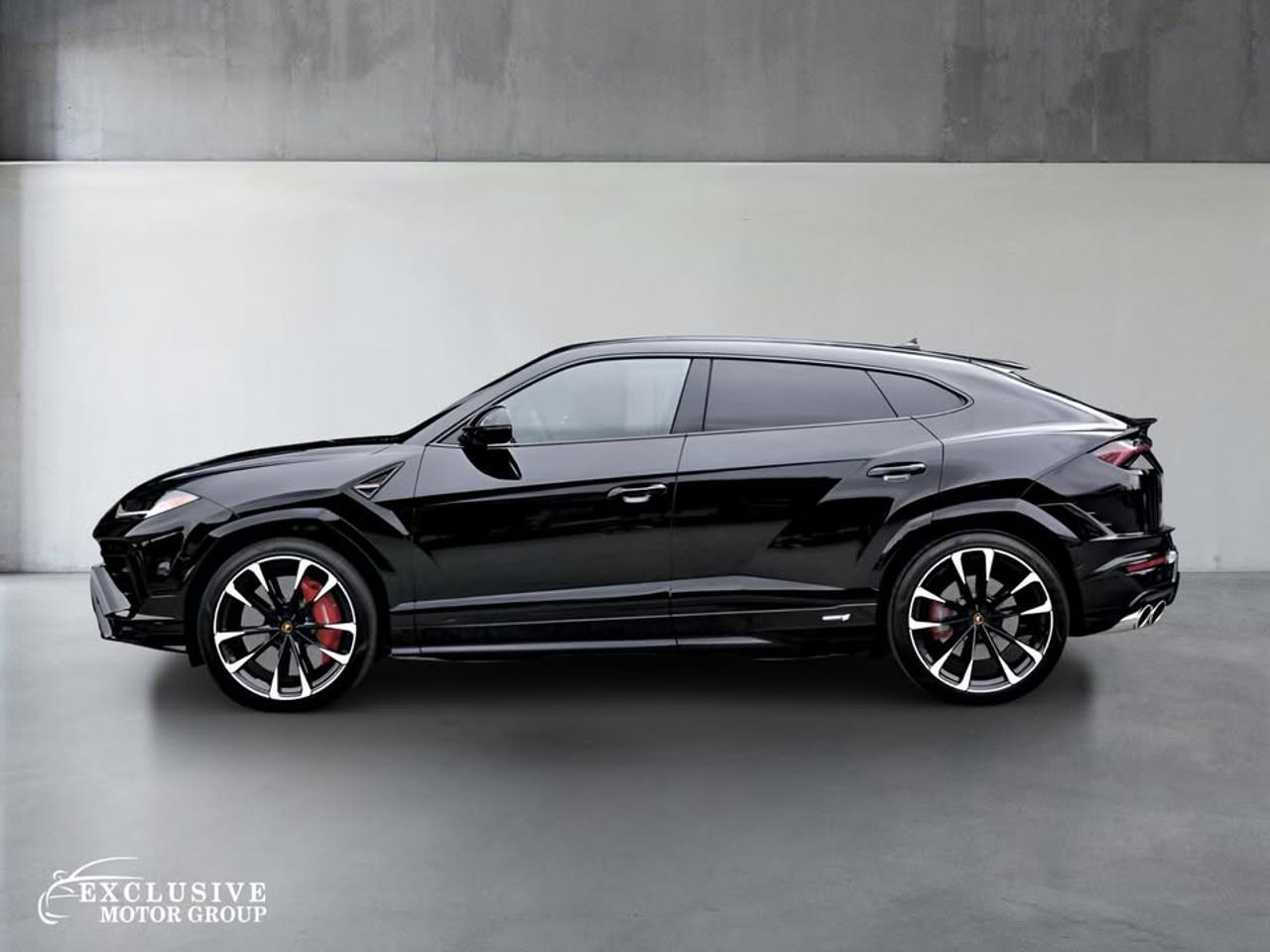 2023 Lamborghini Urus S Photo