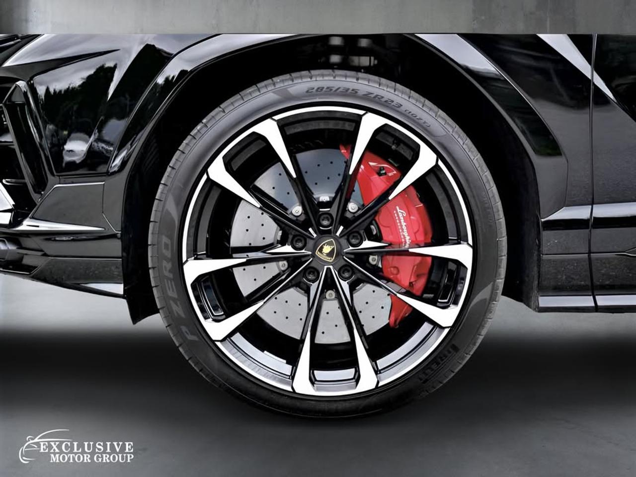 2023 Lamborghini Urus S Photo