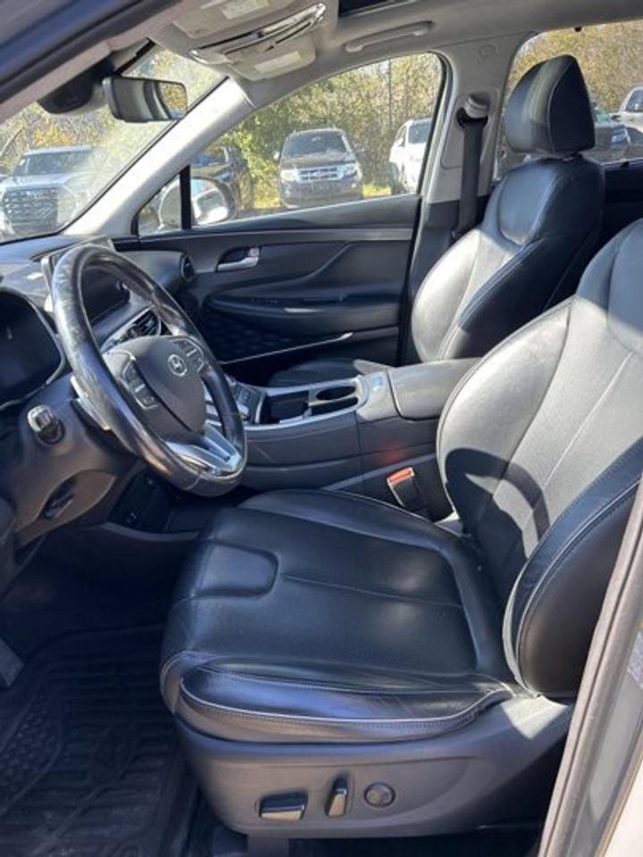 2021 Hyundai Santa Fe Preferred AWD | No Accidents | Leather Seats | Heated Steering Photo