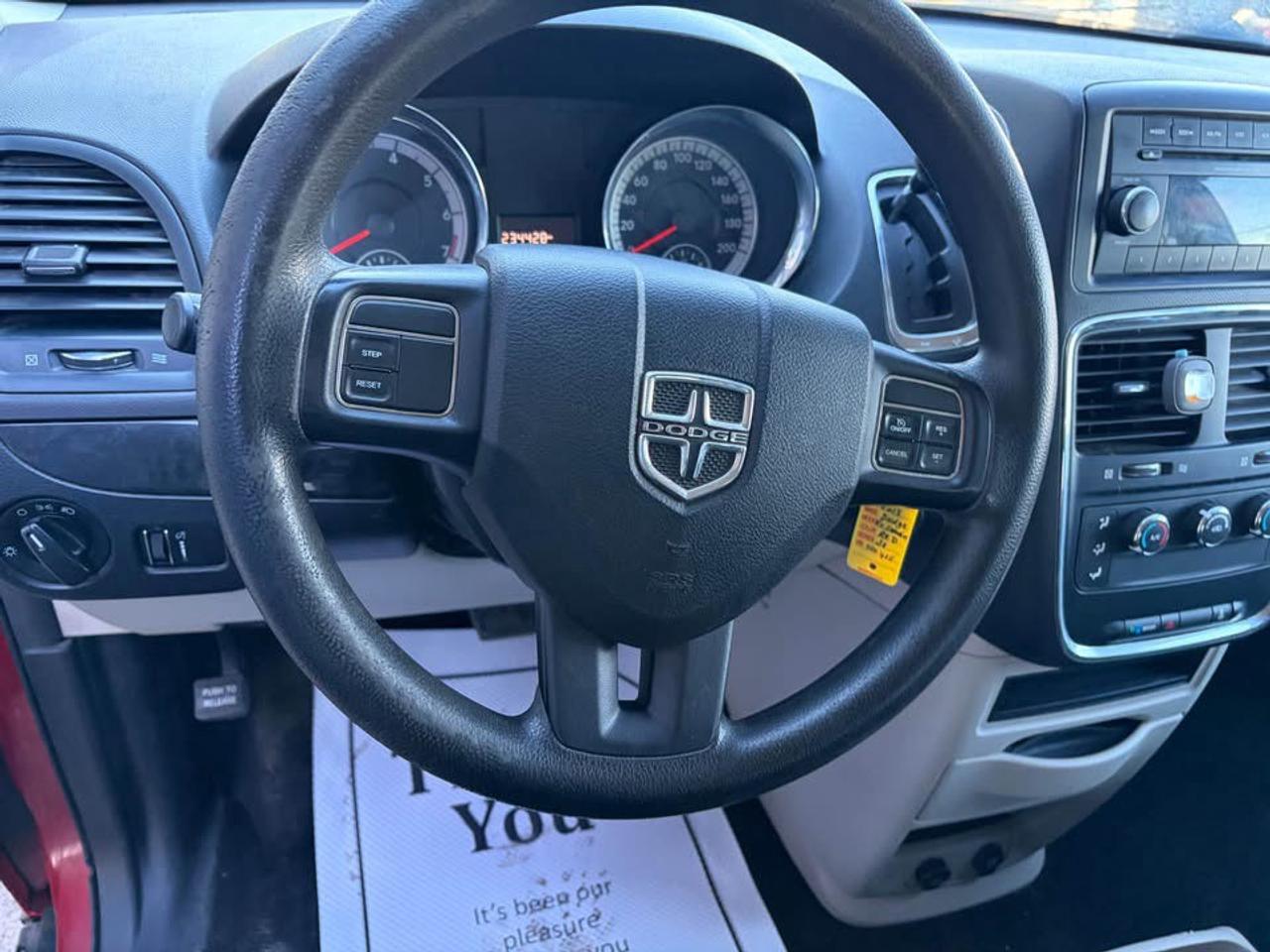 2013 Dodge Grand Caravan SE Photo