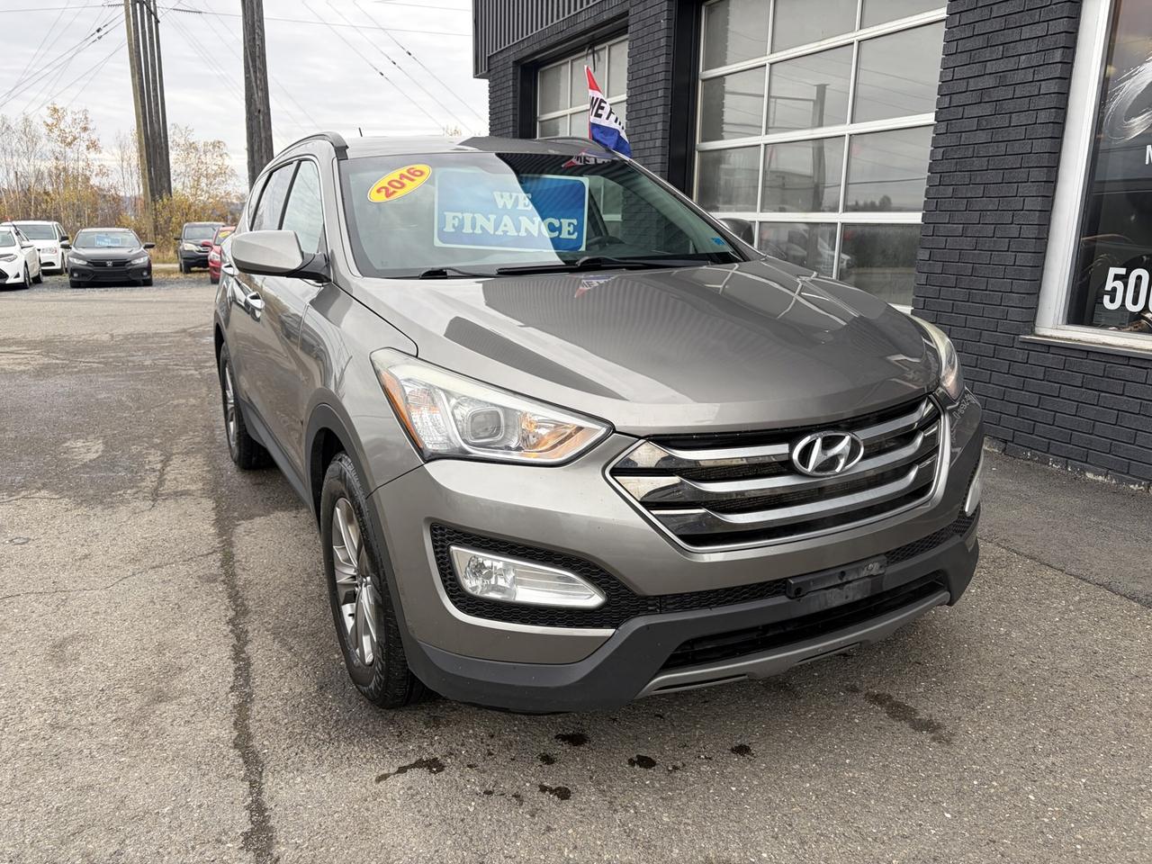 2016 Hyundai Santa Fe Sport 2.4 AWD - Photo #2