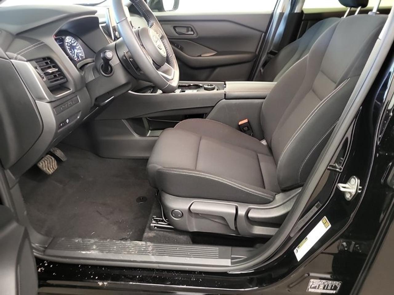 2024 Nissan Rogue S AWD | Heated Seats +Steering | CarPlay + Android Auto | RemoteStart | BlindSpot | FCW & More ! Photo