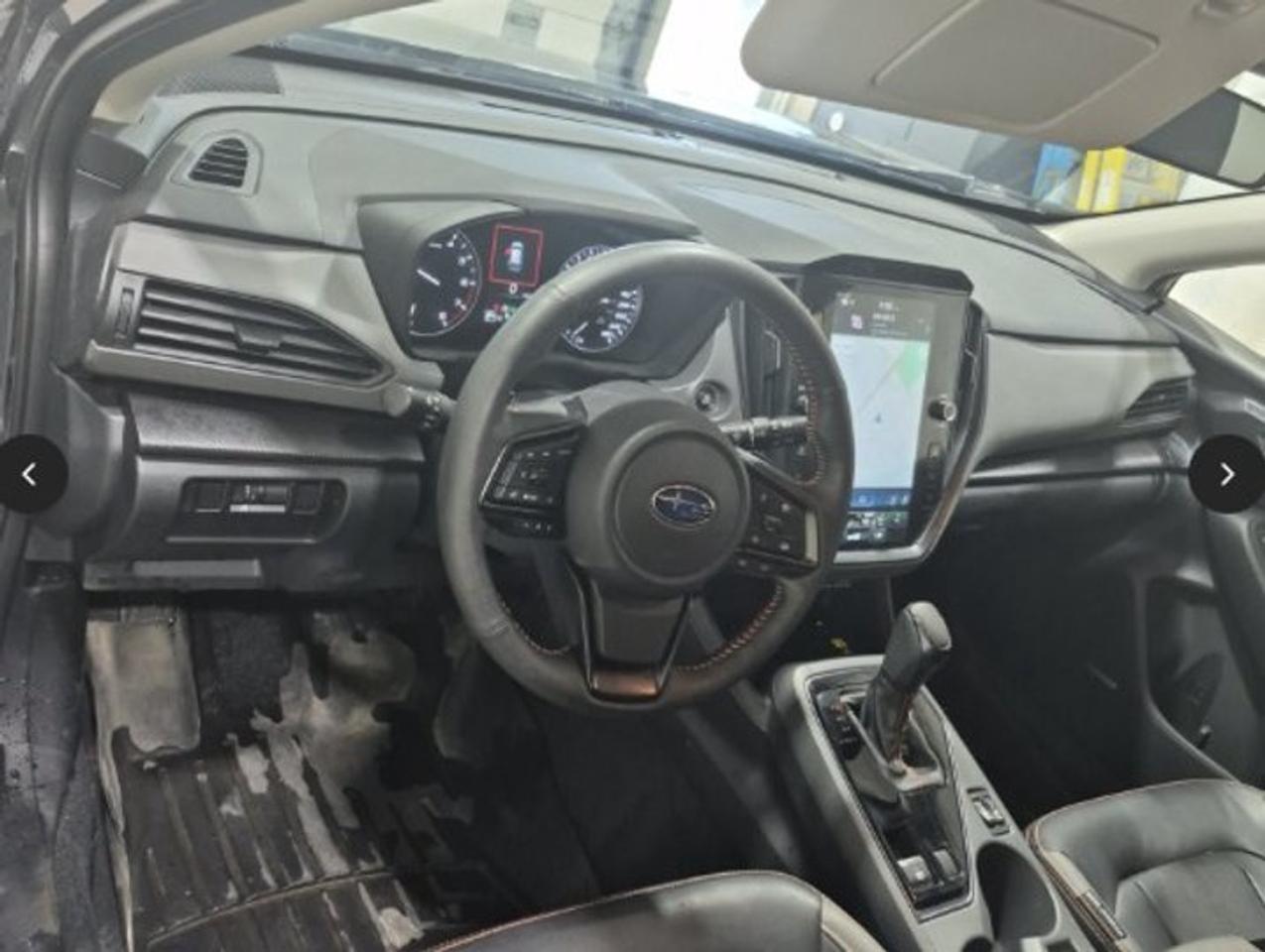 2025 Subaru XV Crosstrek Limited AWD | Leather | Sunroof | Nav | Adaptive Cruise | Heated Wheel + Seats | CarPlay and More ! Photo