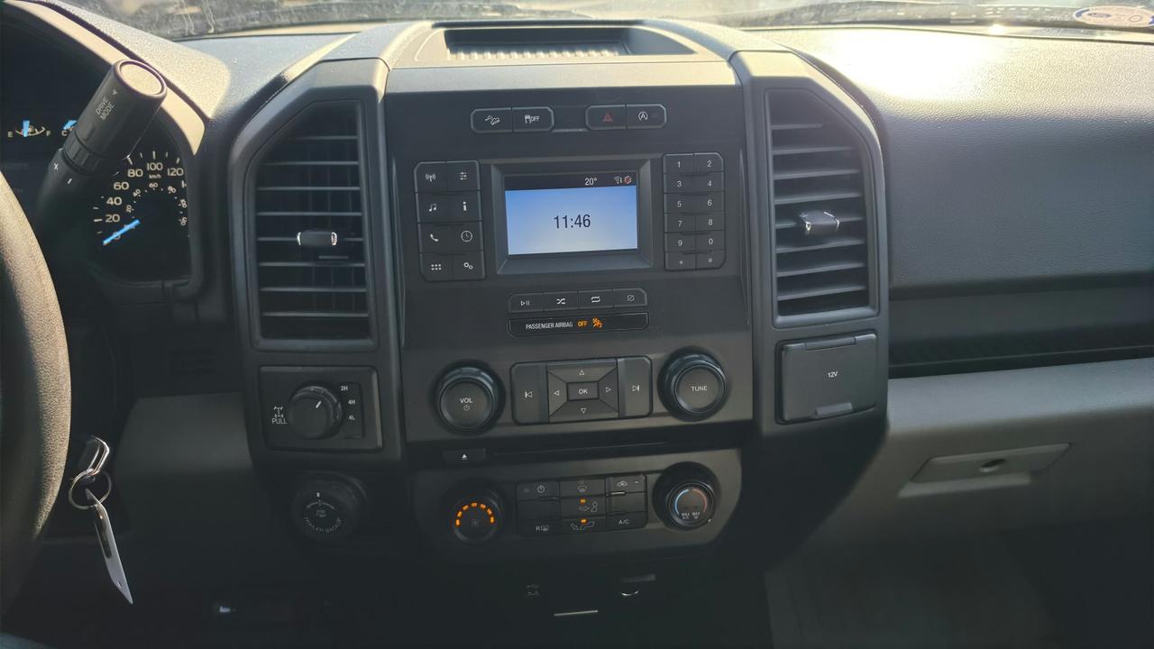 2018 Ford F-150 SPORT / REG CAB SHORT BOX / 5.0L / 4X4 / Photo