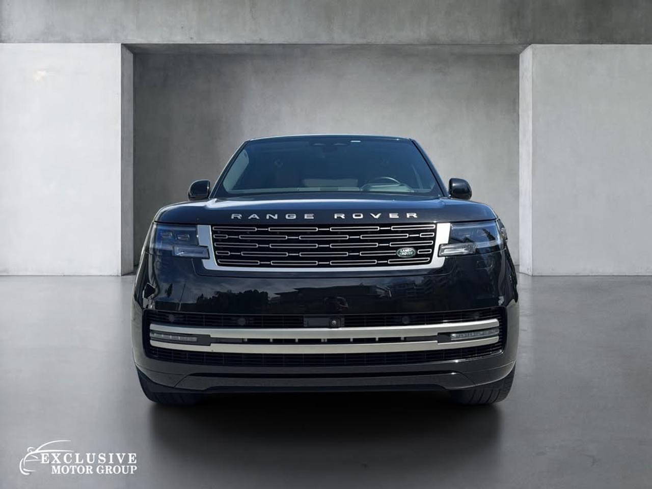2024 Land Rover Range Rover SE Photo