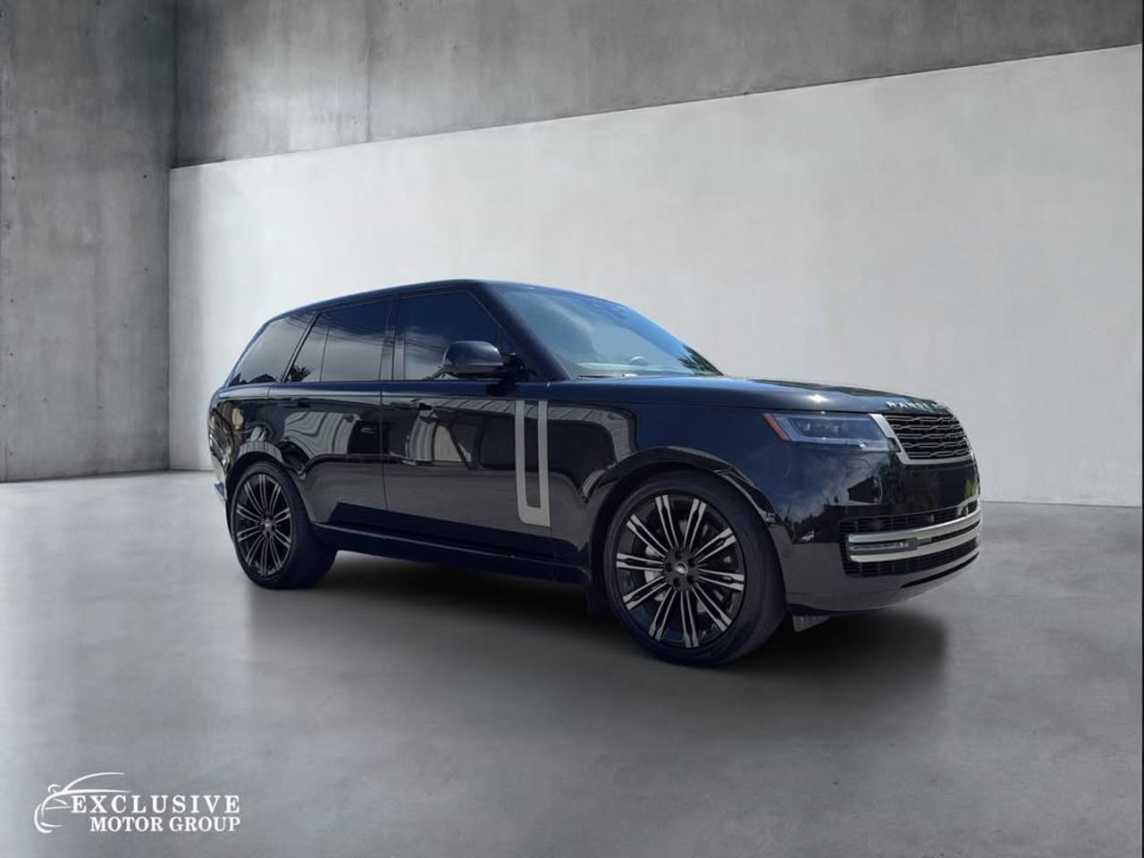 2024 Land Rover Range Rover SE Photo