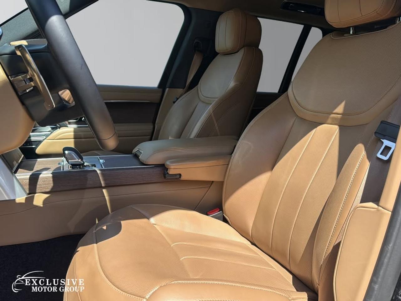 2024 Land Rover Range Rover SE Photo