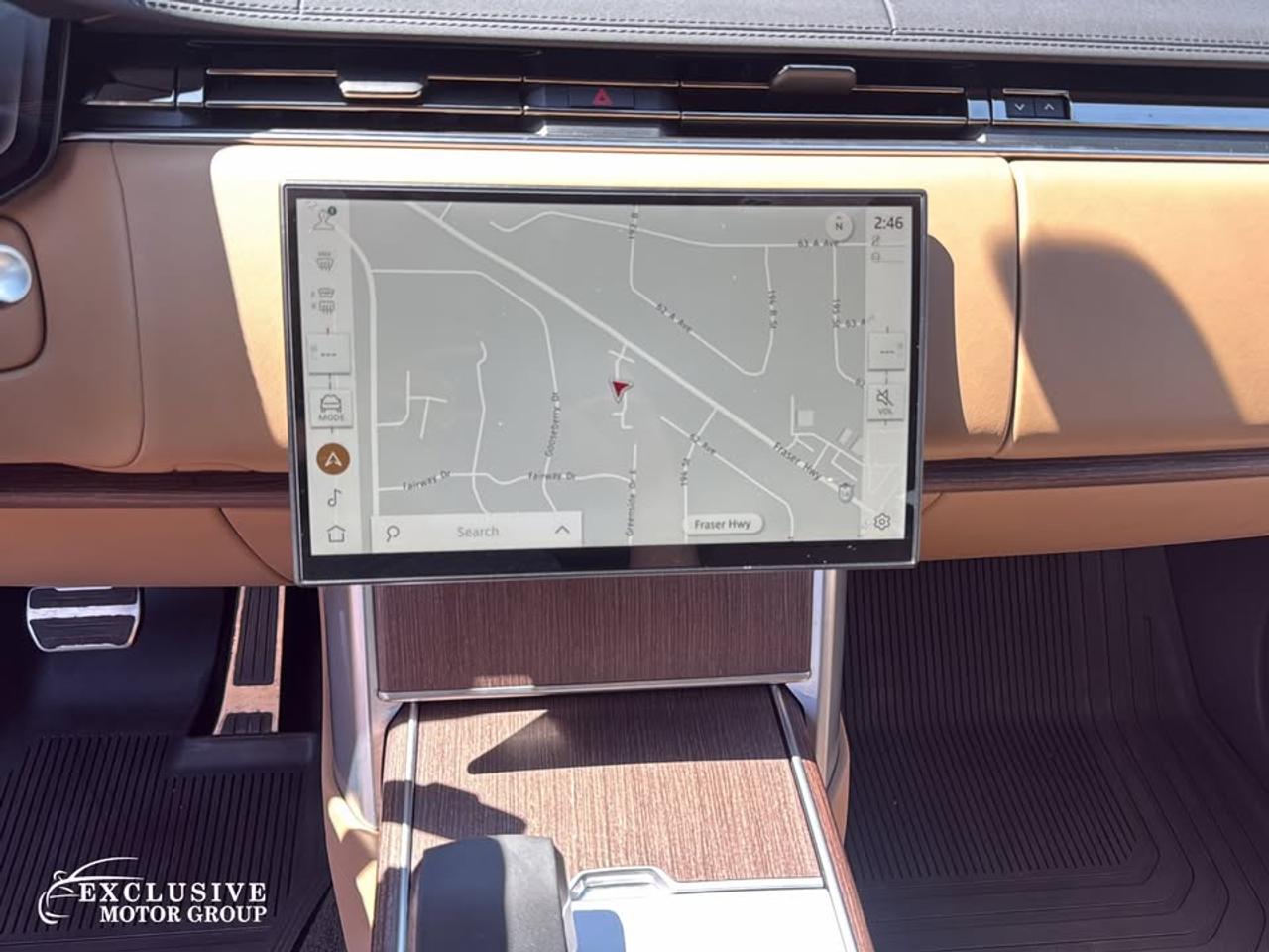2024 Land Rover Range Rover SE - Photo #13