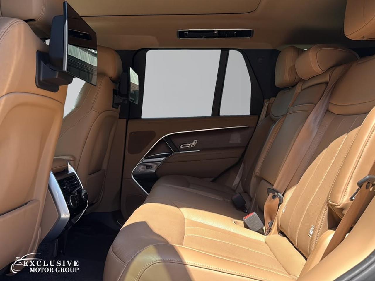 2024 Land Rover Range Rover SE Photo