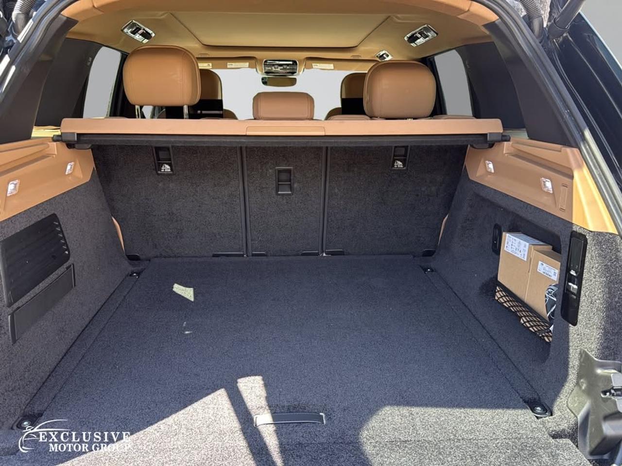 2024 Land Rover Range Rover SE Photo