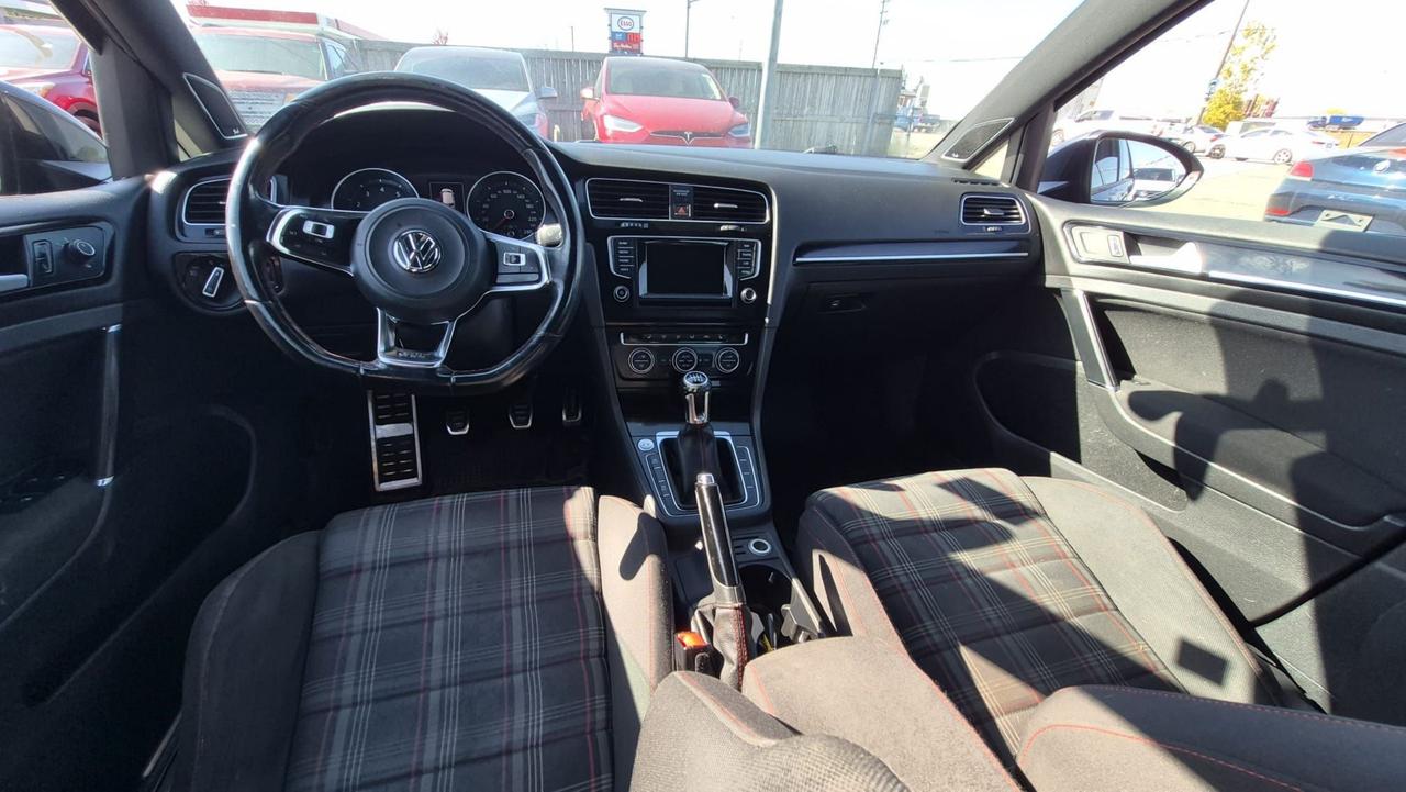 2015 Volkswagen Golf AUTOBAHN, HATCH, MANUAL, TURBO, AS IS SPECIAL Photo
