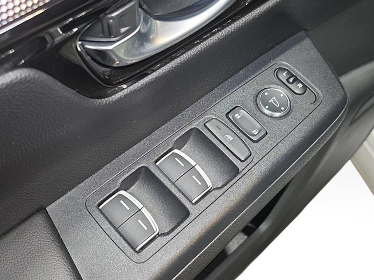 2025 Honda CR-V Hybrid Sport Touring Photo