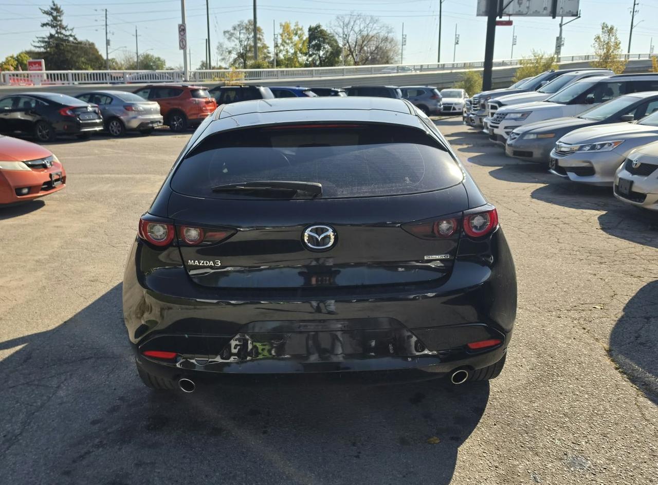 2025 Mazda MAZDA3 GX / NO ACCIDENTS / ONE OWNER / BLINDSPOT / CRUISE Photo2