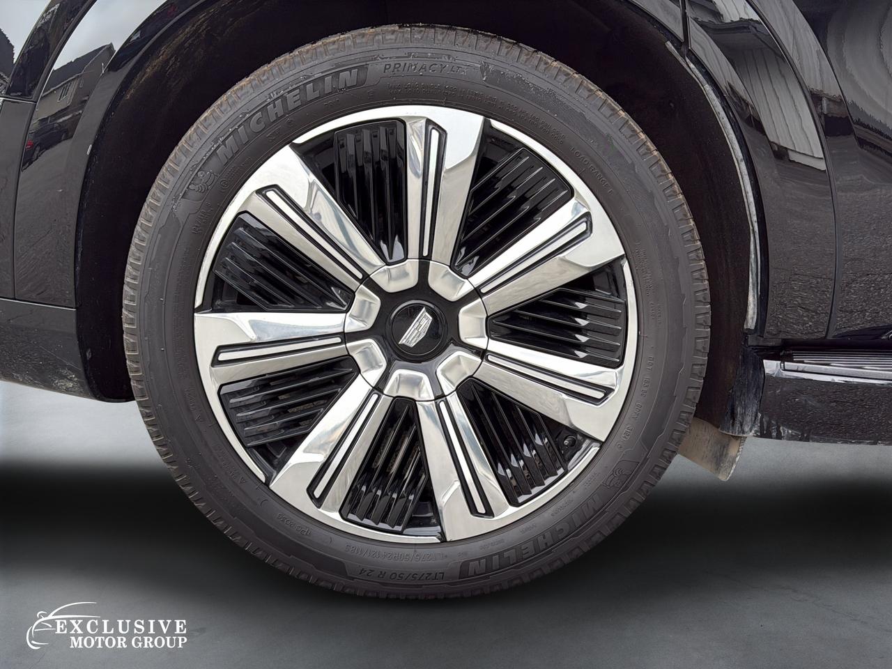 2025 Cadillac Escalade Luxury 1 - Photo #8