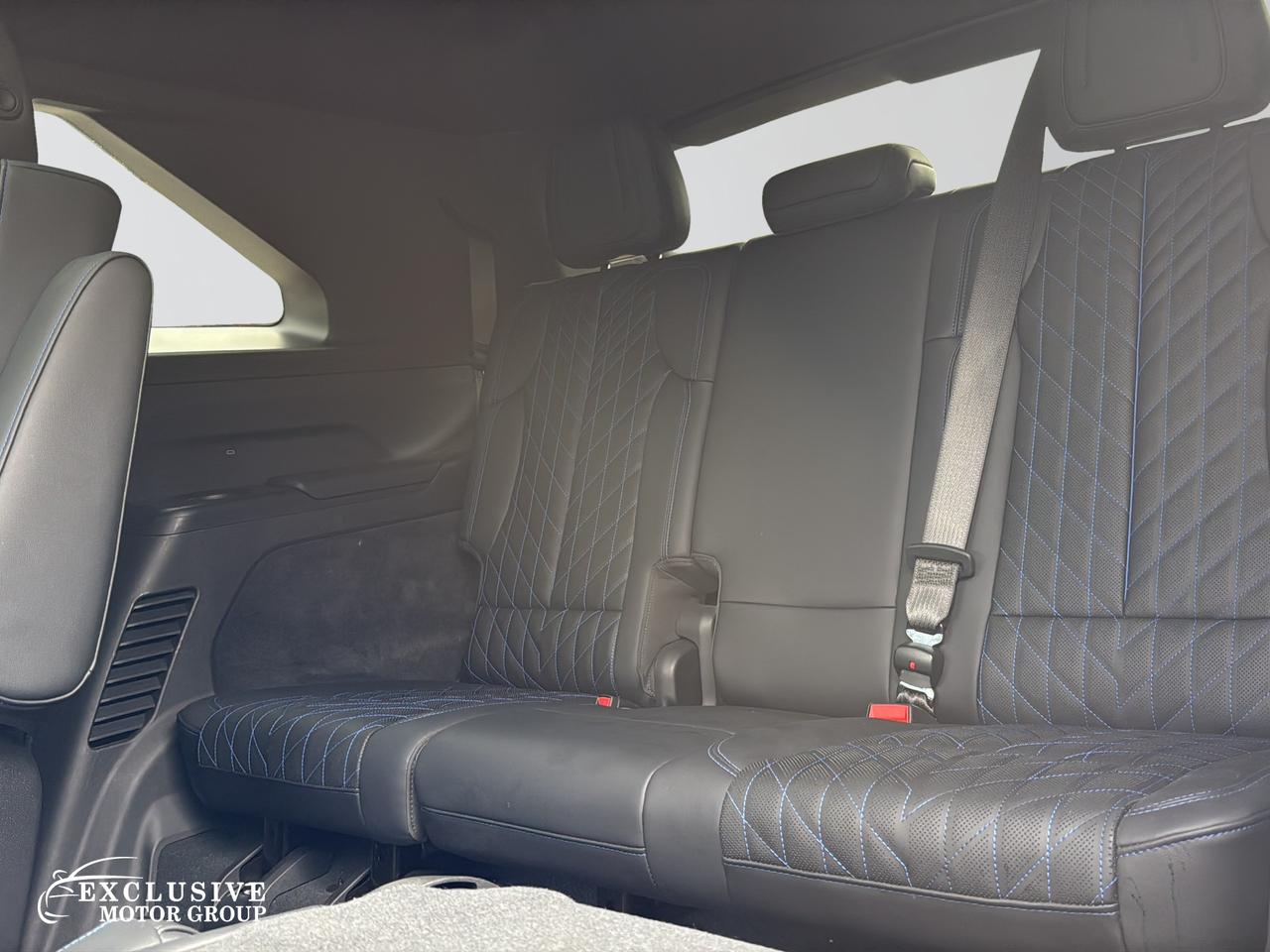 2025 Cadillac Escalade Luxury 1 - Photo #17