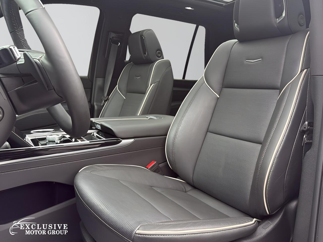 2025 Cadillac Escalade 4WD SPORT Photo